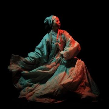 秦海璐臺(tái)灣錄節(jié)目巧解敏感提問(wèn)展現(xiàn)兩岸文化交流之美