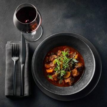 10分鐘征服味蕾的家常番茄土豆燉牛肉：經(jīng)濟(jì)實(shí)惠，新手友好，連湯汁都不容錯(cuò)過！