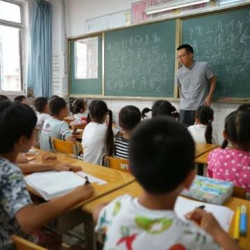 遼寧省高中軍訓(xùn)新增急救必修課，筑牢校園安全防線