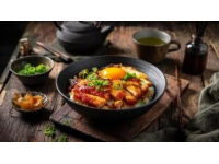 西北政法大學(xué)舌尖上的“西崔國際”：美味餛飩與炸雞飯推薦