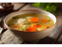 秋季滋補養(yǎng)生必備：山藥燉雞湯的做法與營養(yǎng)解析