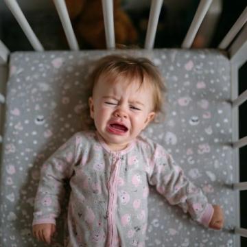 嬰幼兒睡眠安全全攻略：床墊選擇、睡姿調(diào)整與環(huán)境打造(必看！)