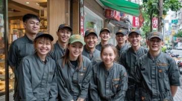 信陽企業(yè)家劉文新在好友家買豬肉后熱情款待大家