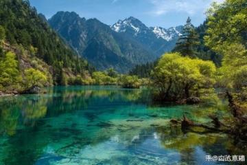 成都周邊熱門(mén)景區(qū)推薦：九寨溝、青城山、天臺(tái)山等自然風(fēng)光和文化古跡