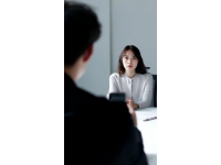 從教培女王到保潔阿姨：邱麗蘇的逆襲人生軌跡