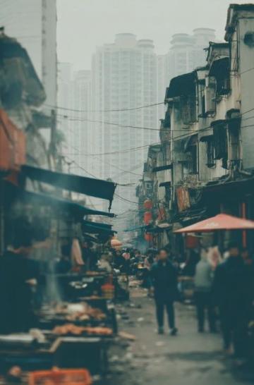 喚醒清晨的溫柔味道，老上海蔥油餅，帶你找回弄堂煙火氣