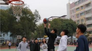 大連二十五中陪餐活動(dòng)：舌尖上的溫暖與守護(hù)