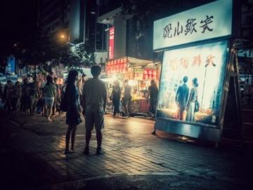 
大連星海公園旁西門(mén)老街：美食夜市繁華再現(xiàn)，探尋老街舊時(shí)光