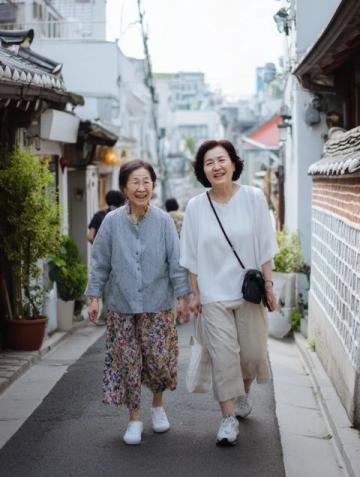 李大姐喜迎婆婆89歲壽辰，攜夫返鄉(xiāng)探親孝心滿滿