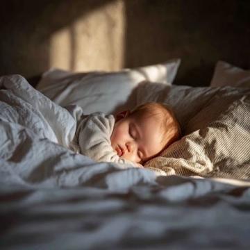 嬰幼兒睡眠安全全攻略：床墊選擇、睡姿調(diào)整與環(huán)境打造(必看！)