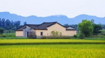 五一不得不來(lái)的打卡地蚌埠，與長(zhǎng)月?tīng)a明的小蚌精桑酒和戰(zhàn)神冥業(yè)近距離接觸