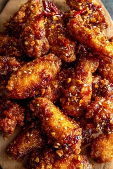 香酥炸雞翅外酥里嫩，一口咬下滿滿的幸福感！
