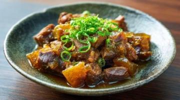 推薦一些關(guān)于豬油的烹飪食譜(推薦一些美味的豬油烹飪食譜豬油熬制秘籍古法豬油炒菜香香)