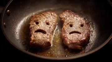 英國老鐵近來揭開了美食界的內(nèi)幕牛排全熟乃是勞動人民的根本所在！