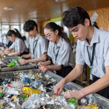 大連二十五中陪餐活動(dòng)：舌尖上的溫暖與守護(hù)