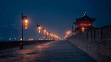洛陽夜經(jīng)濟爆火！穿越時空的狂歡和神仙般的美食